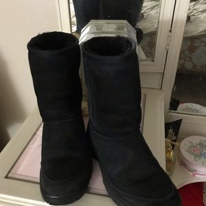 Uggs Ultimate all weather uggs size 6